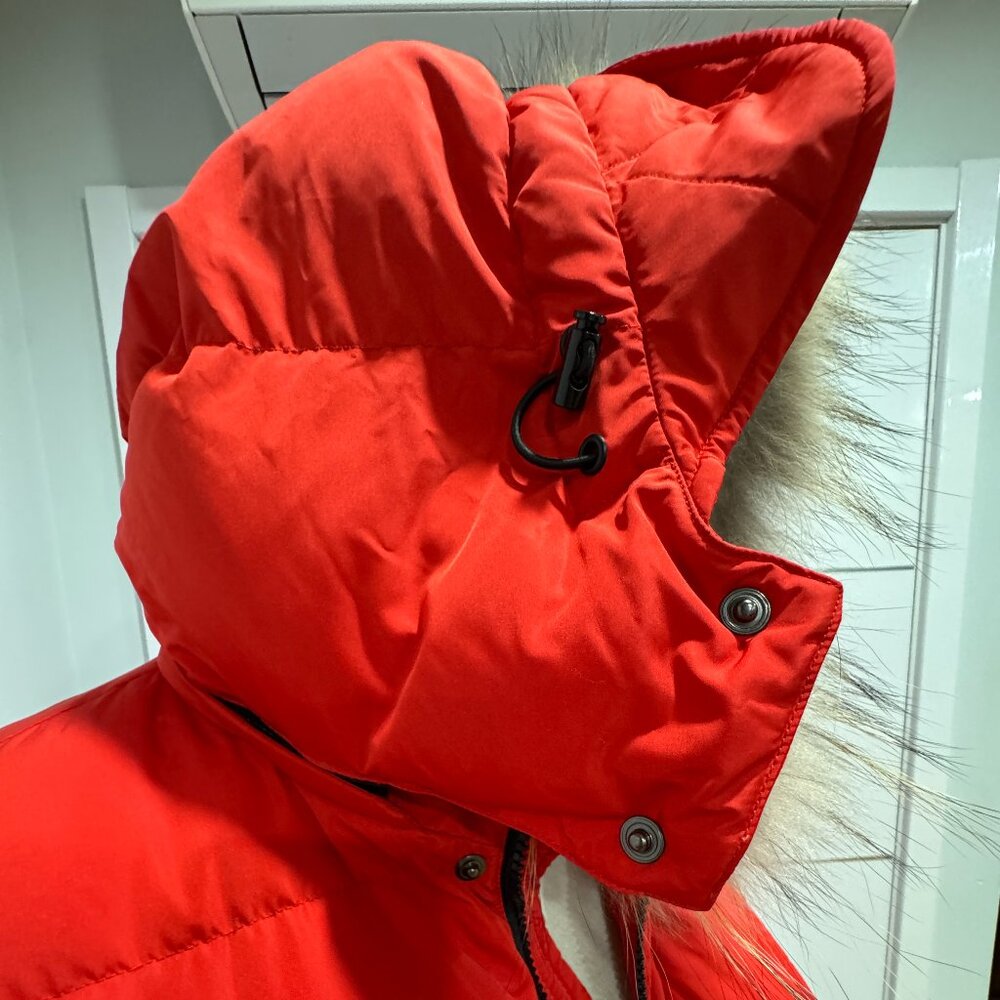 Women's Red puffer Jacket with Fur Hood - Picture 9 of 16